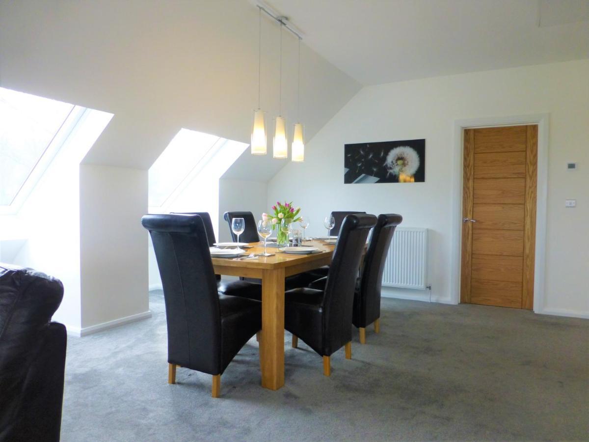 Gerycastell Luxury Holiday Apartment With Stunning Views & Ev Station Point Carmarthen Esterno foto