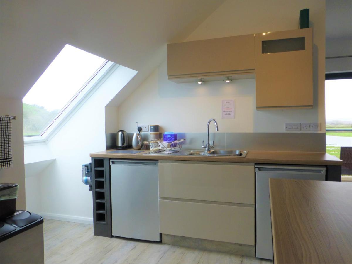 Gerycastell Luxury Holiday Apartment With Stunning Views & Ev Station Point Carmarthen Esterno foto