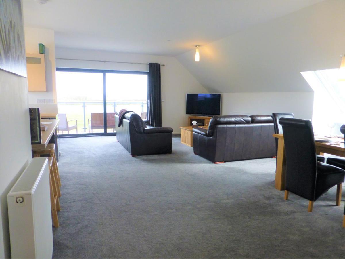 Gerycastell Luxury Holiday Apartment With Stunning Views & Ev Station Point Carmarthen Esterno foto