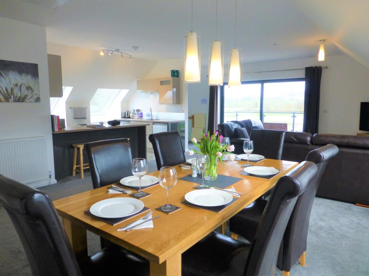 Gerycastell Luxury Holiday Apartment With Stunning Views & Ev Station Point Carmarthen Esterno foto