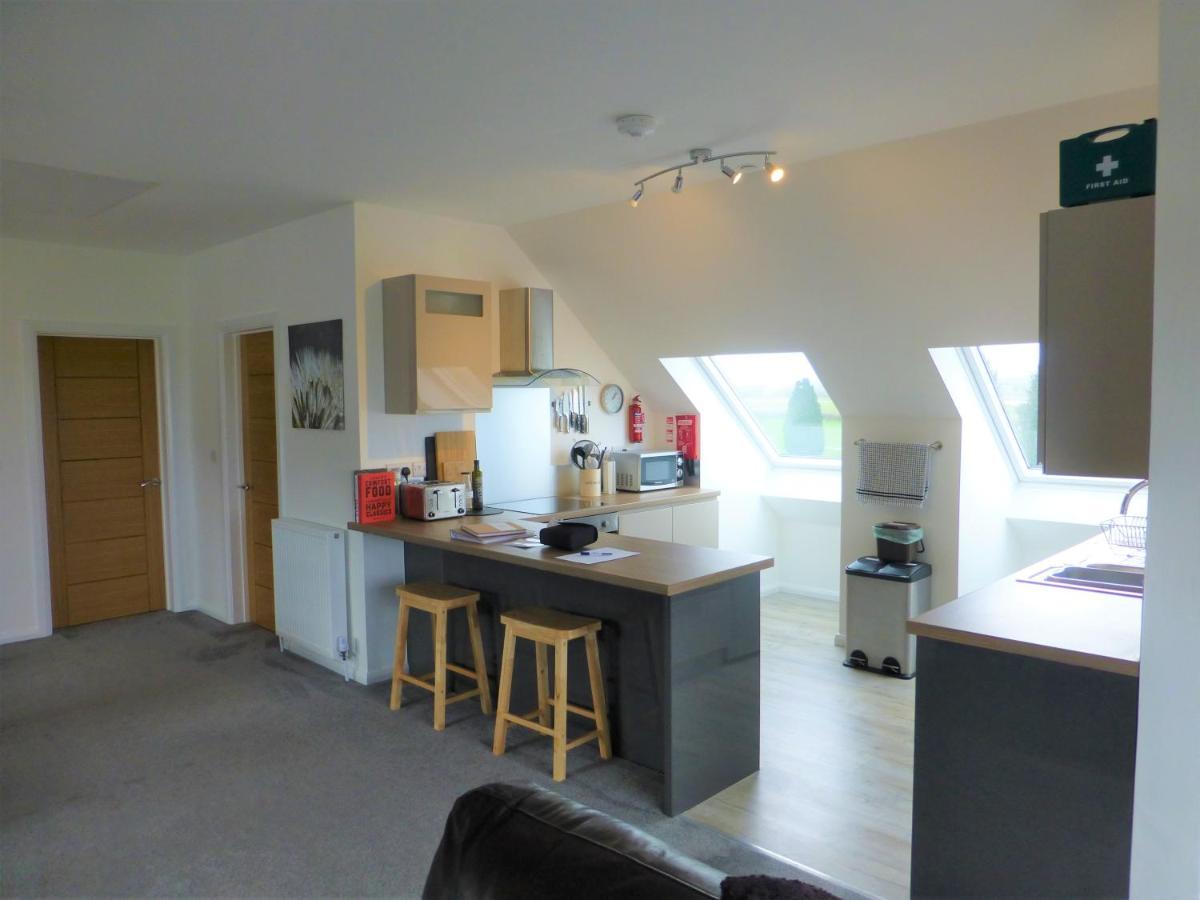 Gerycastell Luxury Holiday Apartment With Stunning Views & Ev Station Point Carmarthen Esterno foto