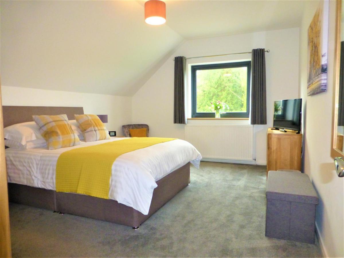 Gerycastell Luxury Holiday Apartment With Stunning Views & Ev Station Point Carmarthen Esterno foto
