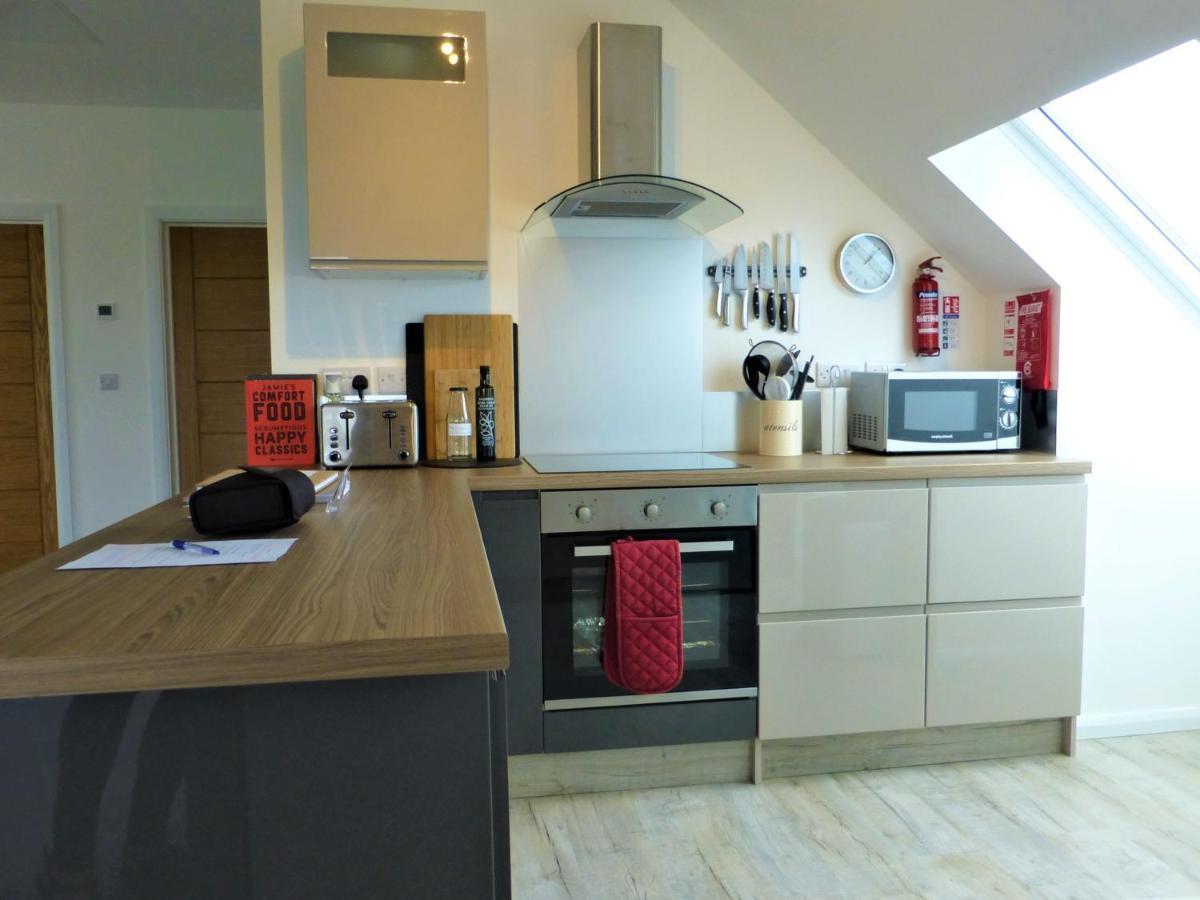 Gerycastell Luxury Holiday Apartment With Stunning Views & Ev Station Point Carmarthen Esterno foto