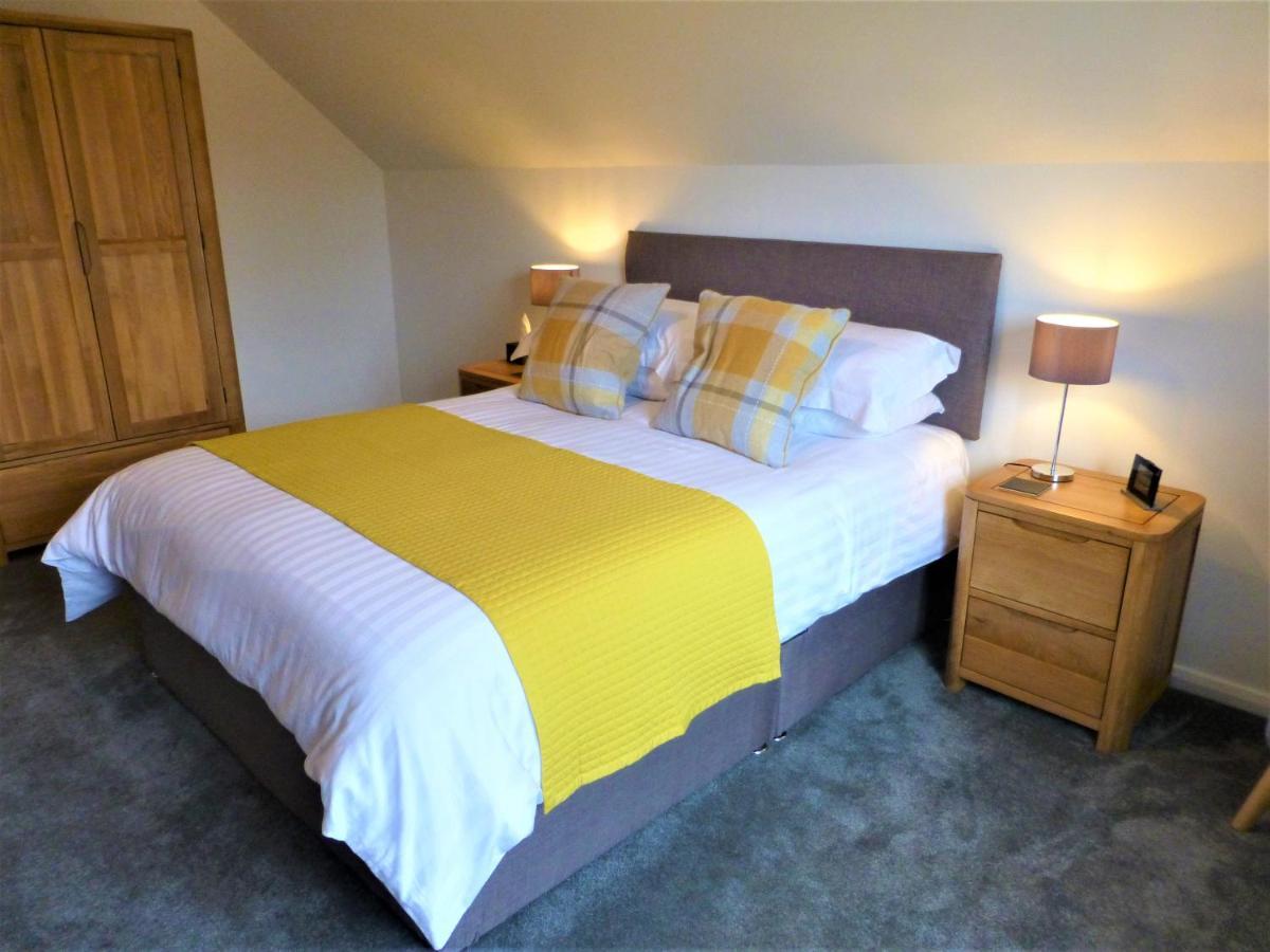 Gerycastell Luxury Holiday Apartment With Stunning Views & Ev Station Point Carmarthen Esterno foto