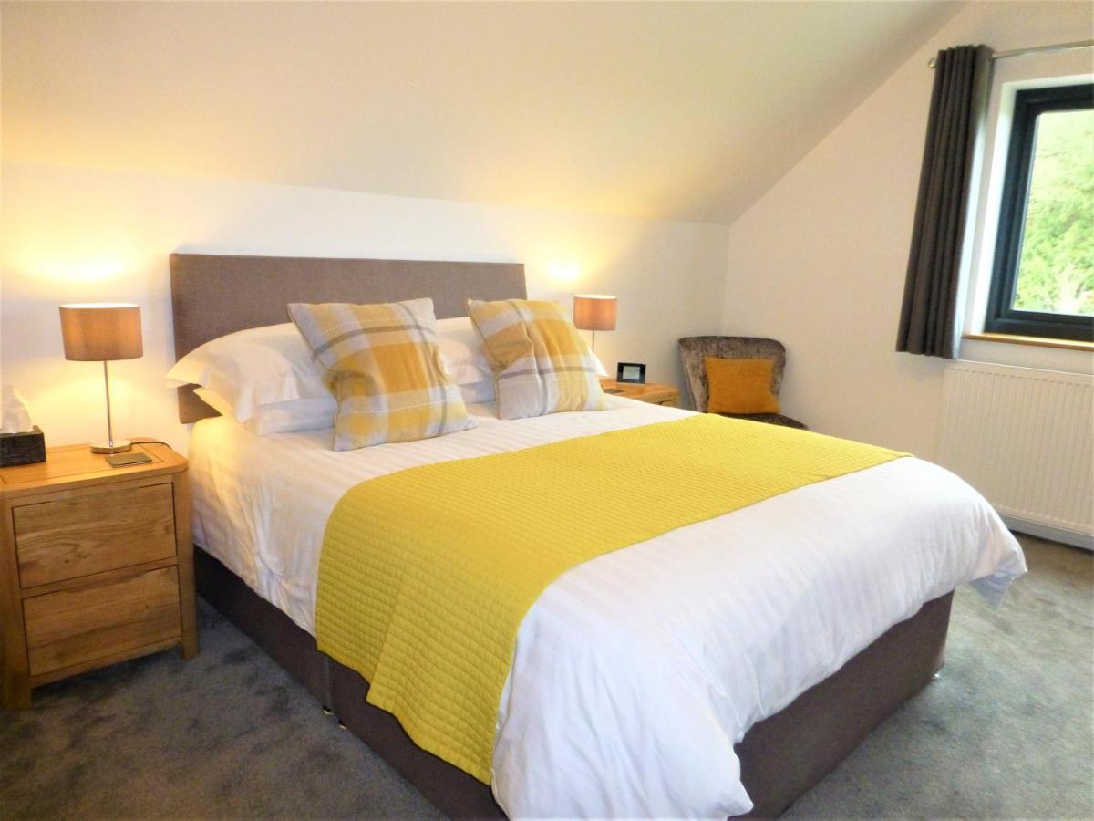 Gerycastell Luxury Holiday Apartment With Stunning Views & Ev Station Point Carmarthen Esterno foto